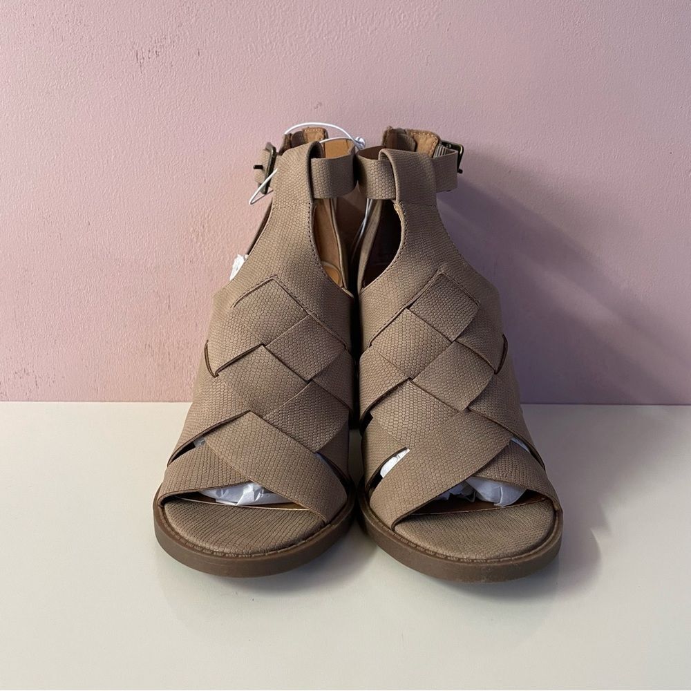 Universal Thread Taupe Faux Leather Woven Open Toe Booties Size 7.5 NIB